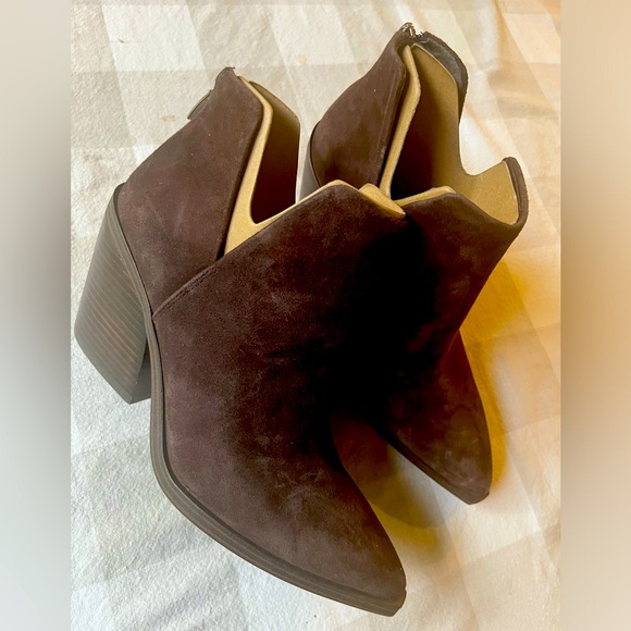 Vince Camuto Gidgeta Bootie 8.5 - Picture 1 of 7